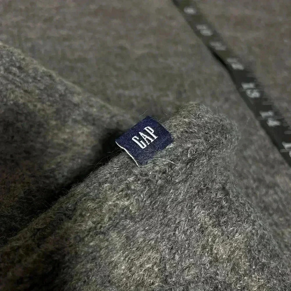 GAP Other - Men’s Gap Ultra-Soft Gray Knit Sweater - Size Small